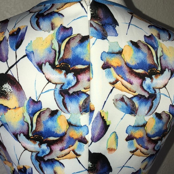 Clover Canyon Rio de Janeiro Floral Scuba Dress 🌹Size M - Picture 12 of 16